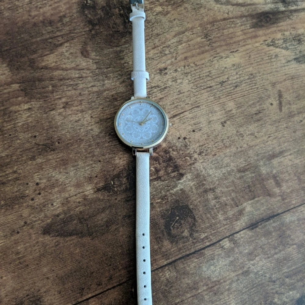 Watch - Picture 2 of 2